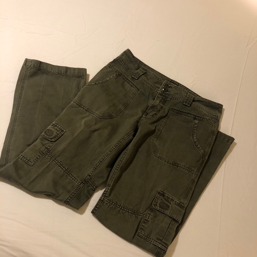 Gramicci women’s olive green cargo pants.